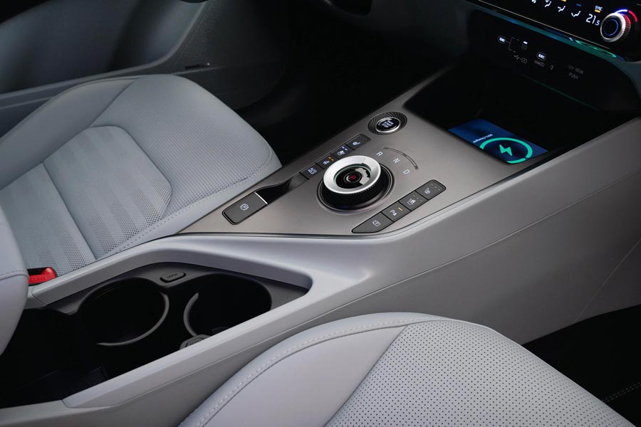���� ������ Kia Niro. �������� Kia Niro