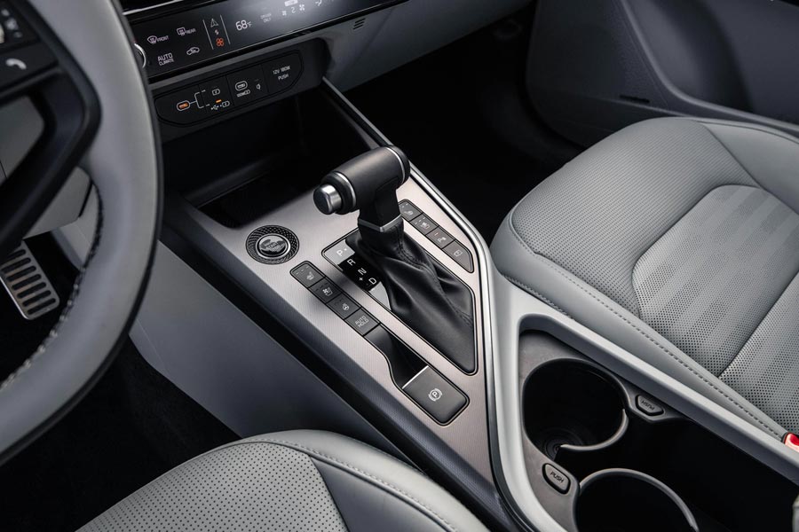���� ������ Kia Niro. �������� Kia Niro