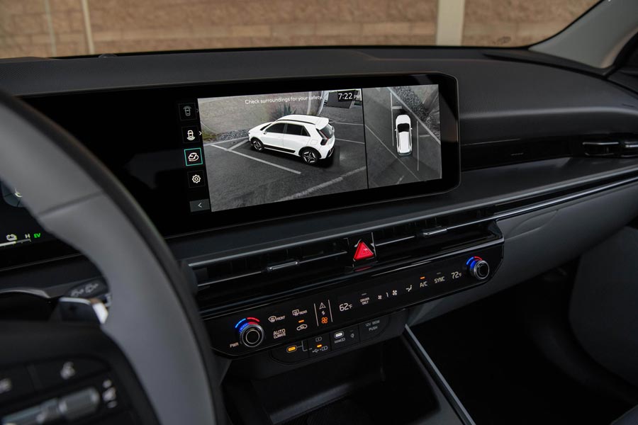 ���� ������ Kia Niro. �������� Kia Niro