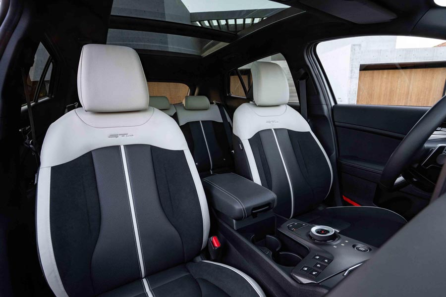   Kia Sportage.  Kia Sportage