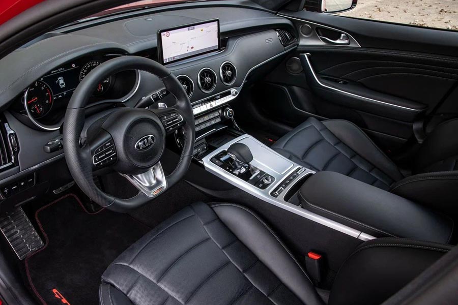 ���� ������ Kia Stinger. �������� Kia Stinger