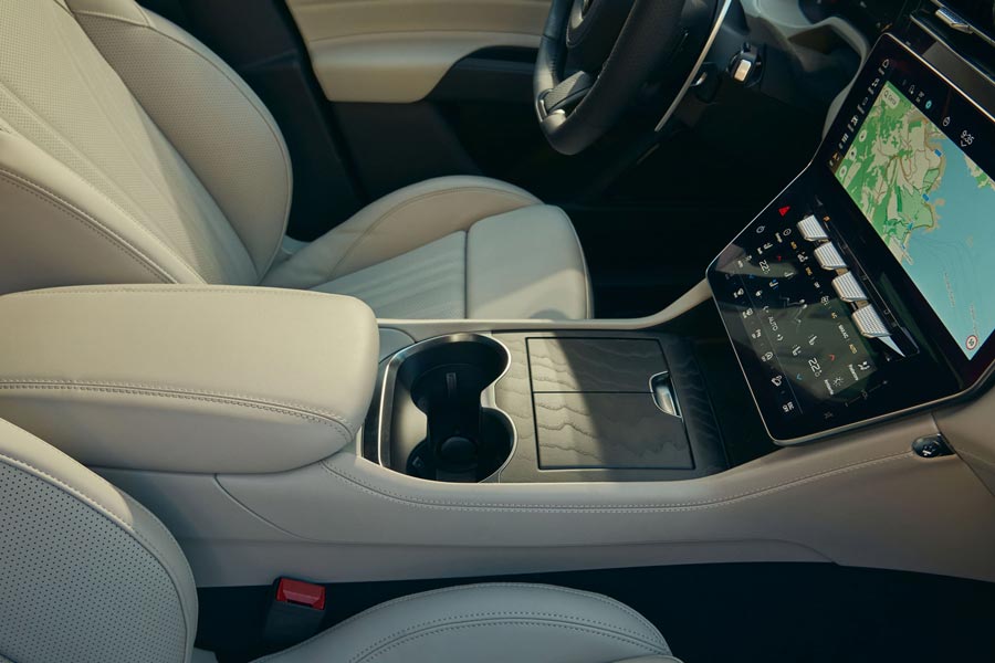 ���� ������ Maserati Grecale. �������� Maserati Grecale