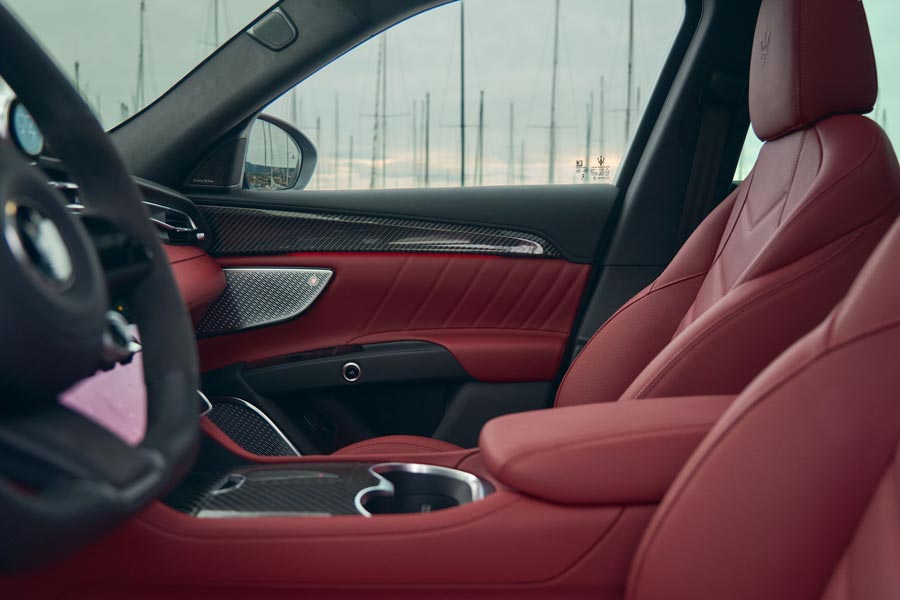 ���� ������ Maserati Grecale Trofeo. �������� Maserati Grecale Trofeo