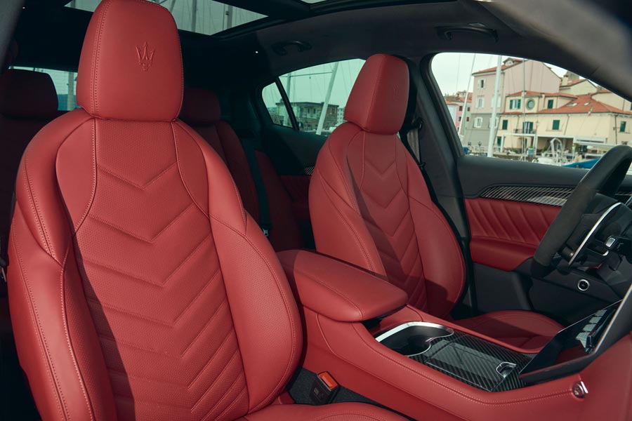���� ������ Maserati Grecale Trofeo. �������� Maserati Grecale Trofeo