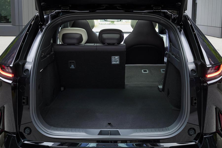 ���� ������ Mazda CX-6e. �������� Mazda CX-6e