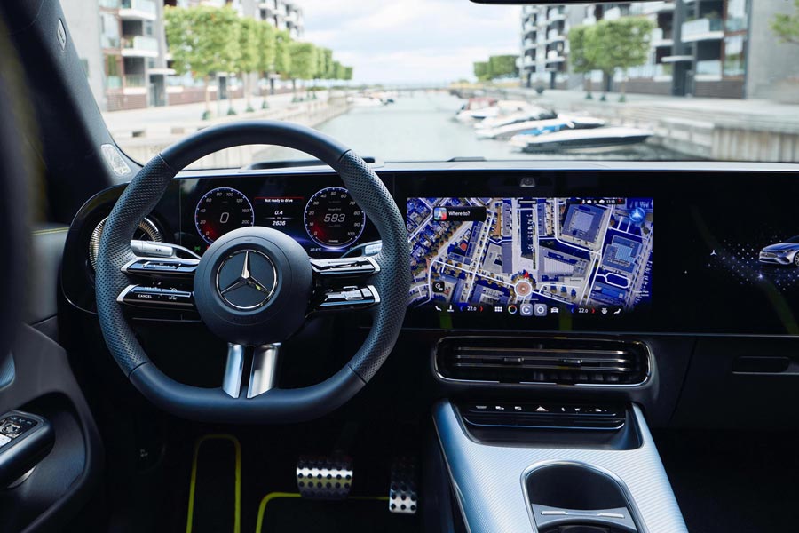   Mercedes CLA.  Mercedes CLA