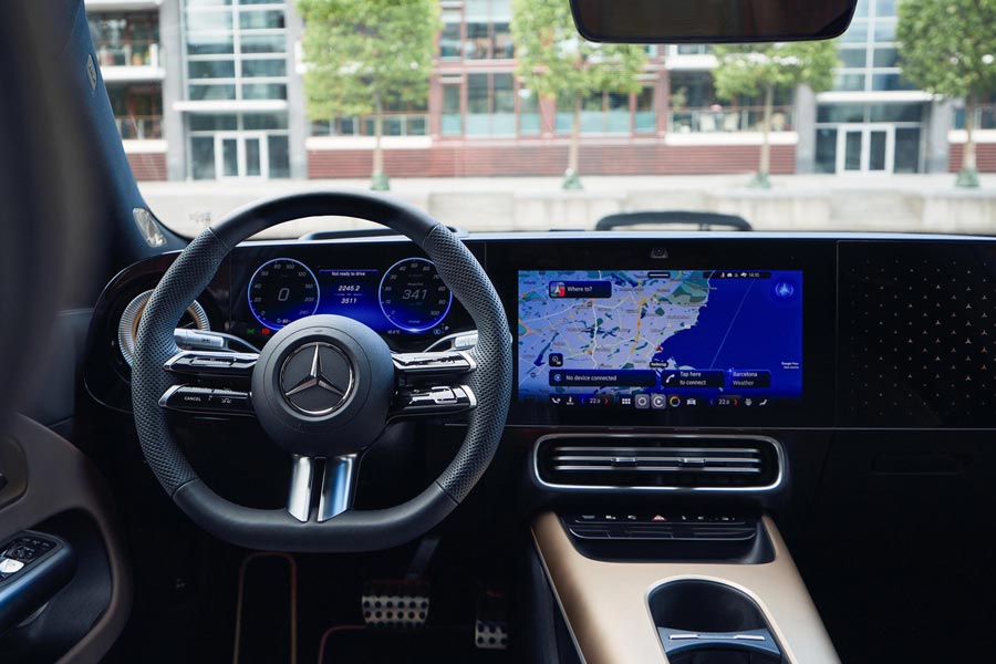   Mercedes CLA.  Mercedes CLA