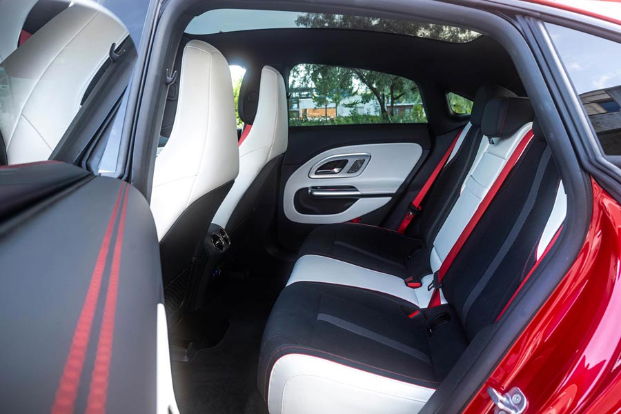   Mercedes CLA.  Mercedes CLA