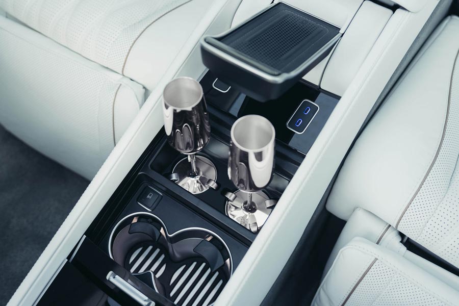 ���� ������ Mercedes GLS 680 Maybach. �������� Mercedes GLS 680 Maybach