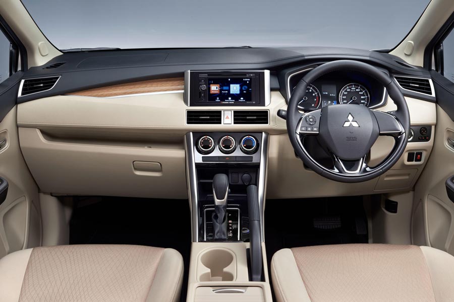   Mitsubishi Xpander.  Mitsubishi Xpander