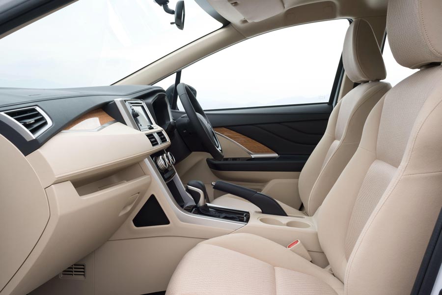   Mitsubishi Xpander.  Mitsubishi Xpander