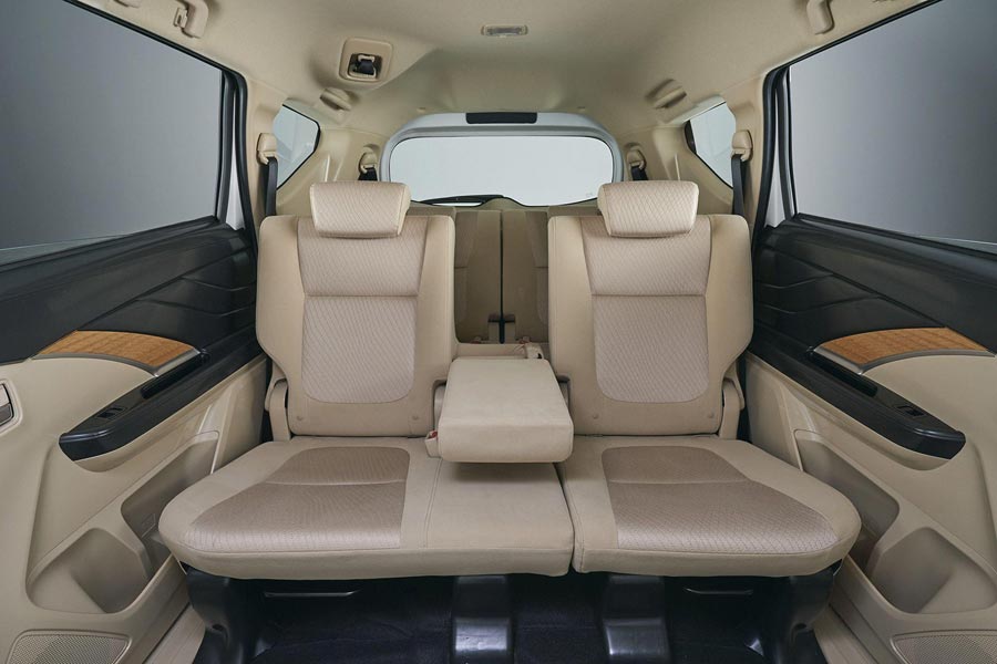   Mitsubishi Xpander.  Mitsubishi Xpander