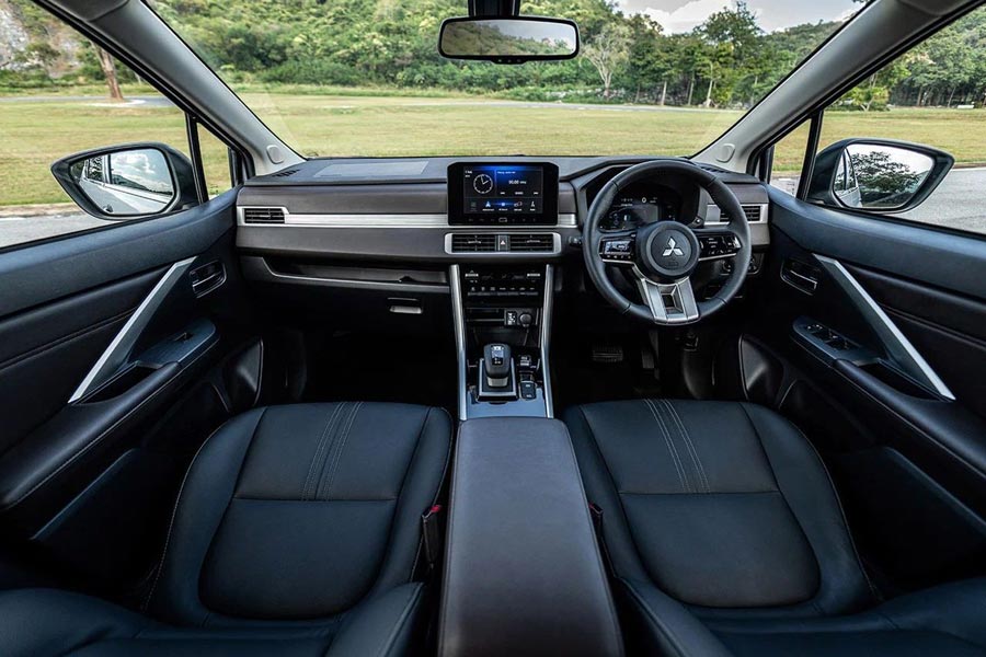 ���� ������ Mitsubishi Xpander. �������� Mitsubishi Xpander