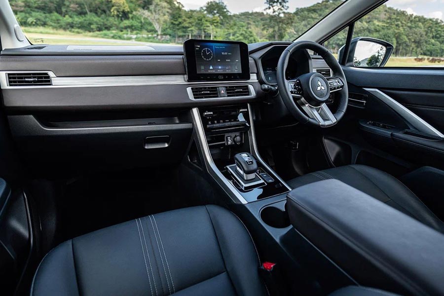 ���� ������ Mitsubishi Xpander. �������� Mitsubishi Xpander