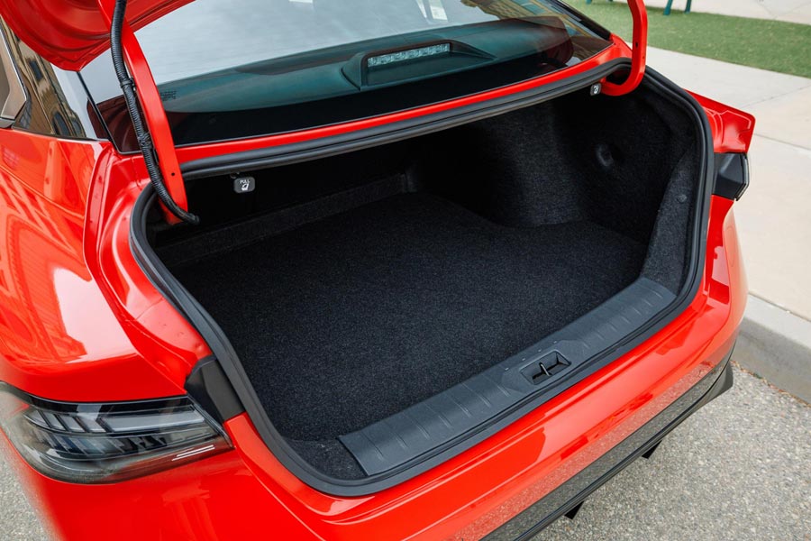   Nissan Sentra.  Nissan Sentra