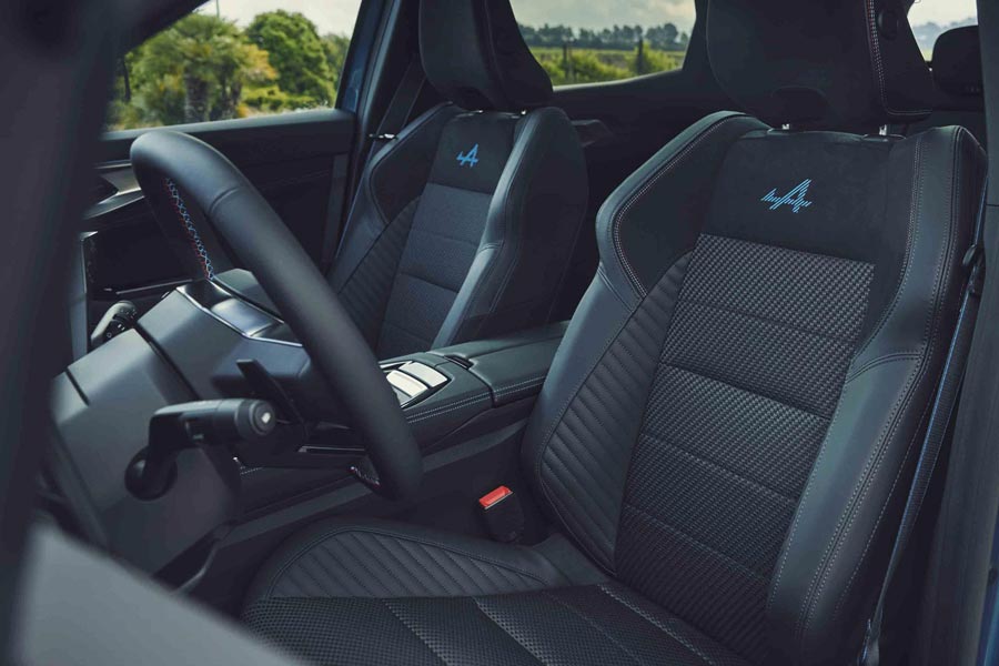   Renault Austral.  Renault Austral