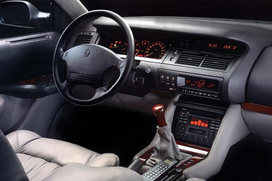   Renault Safrane.  Renault Safrane