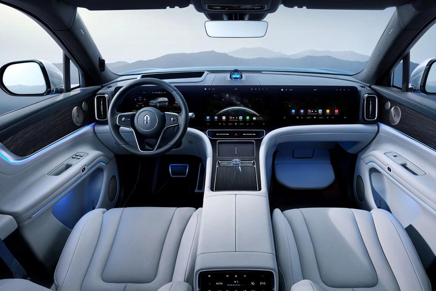   Seres Aito M9.  Seres Aito M9