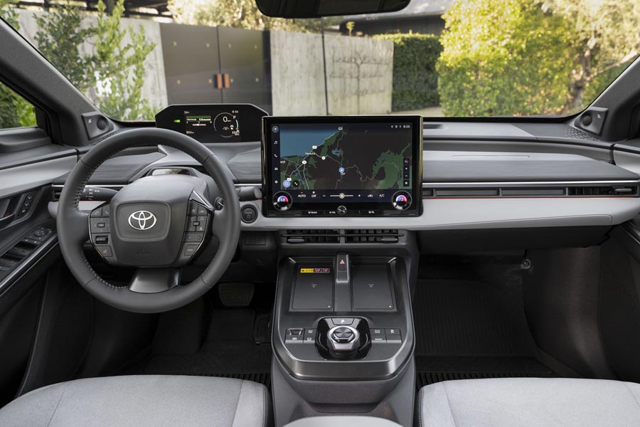 ���� ������ Toyota C-HR Plus. �������� Toyota C-HR Plus