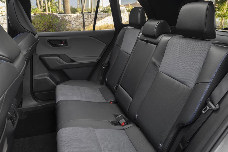 ���� ������ Toyota RAV4. �������� Toyota RAV4