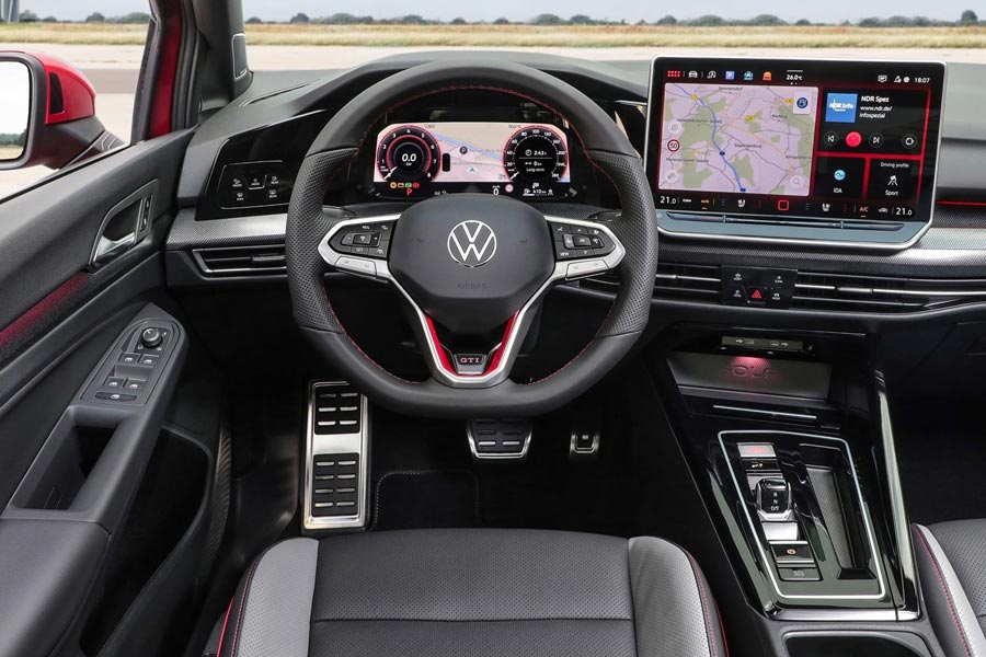   Volkswagen Golf GTI 2024.  Volkswagen Golf GTI 2024