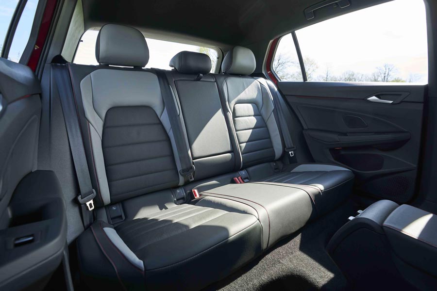   Volkswagen Golf GTI.  Volkswagen Golf GTI