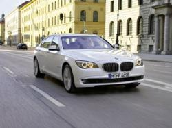 BMW 760i.  BMW