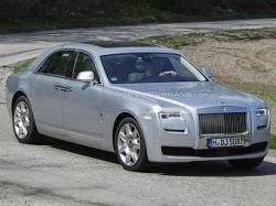  Rolls-Royce Ghost.    worldcarfans.com