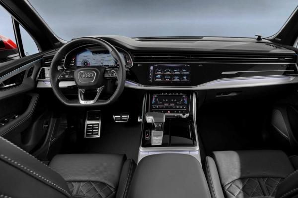 Audi Q7    - 3