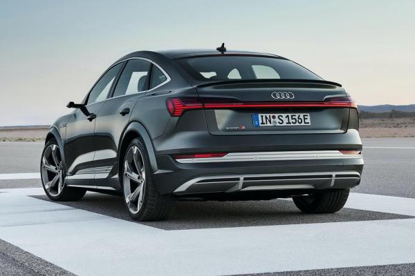 Audi e-tron     - 3