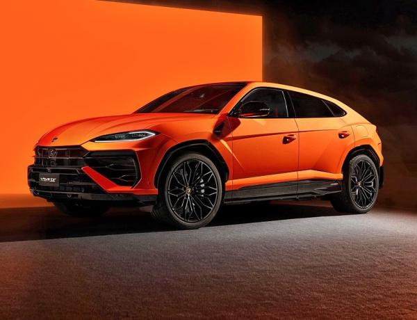 Lamborghini Urus SE.  Lamborghini