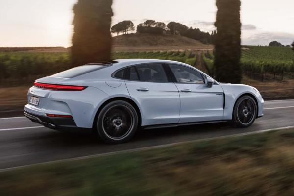 Porsche   Panamera  - 2