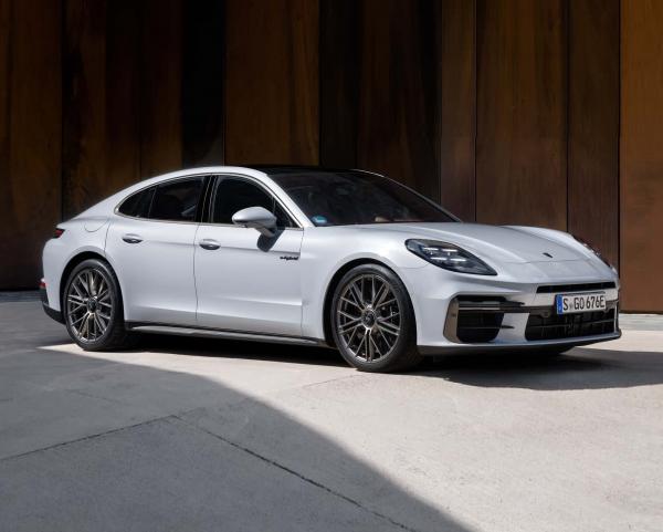 Porsche Panamera Turbo S E-Hybrid.  Porsche