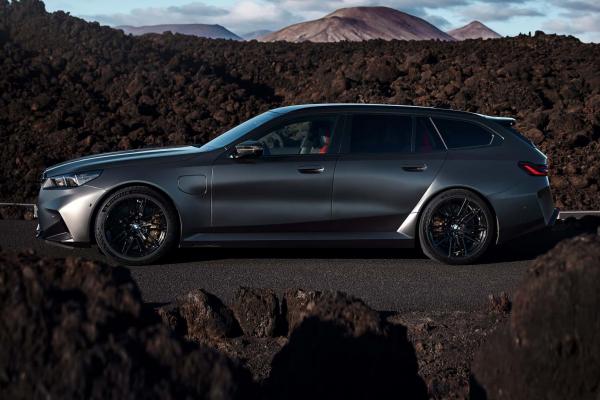 BMW   M5  Touring - 1