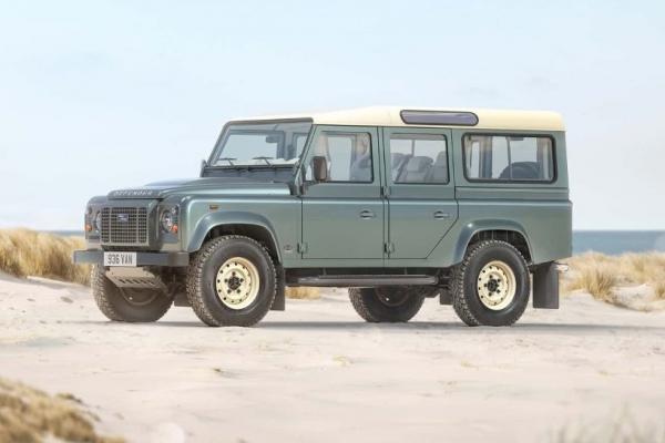 Land Rover  V8  Defender - 3