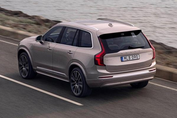 Volvo   XC90 - 2