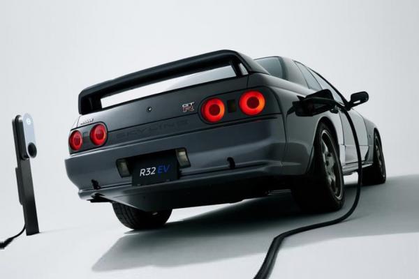 Nissan    GT-R - 3