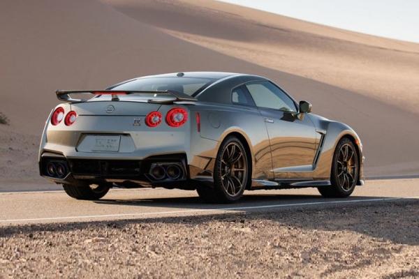 Nissan   GT-R.  ? - 1