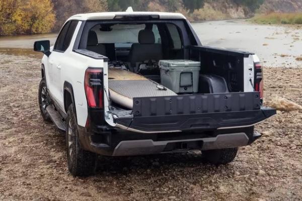 GMC  Sierra EV   - 2