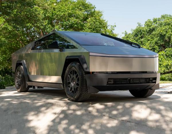 Tesla Cybertruck.  motor1.com