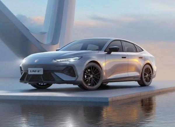 Changan Uni-V.  Changan 