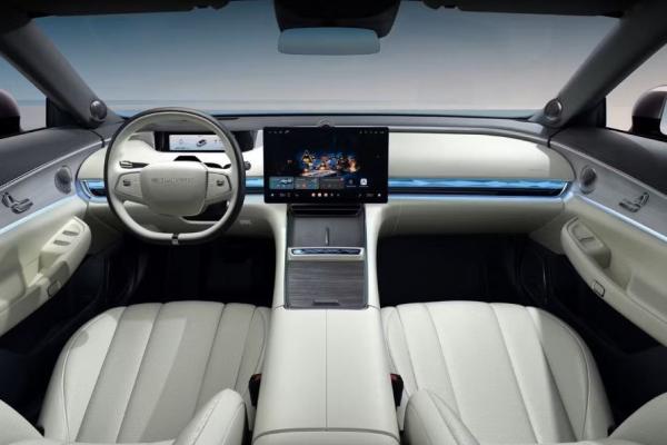 Exeed     Exlantix ES   - 2