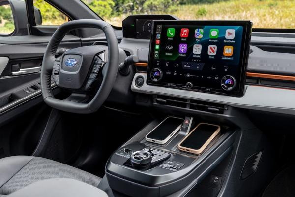 Subaru   Toyota C-HR+ - 2