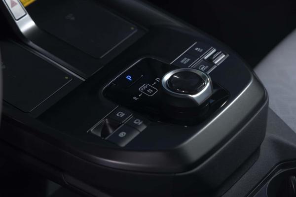 Subaru   Toyota C-HR+ - 4