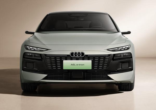 Audi A6L e-tron.  Audi