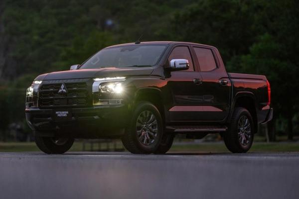 Россияне не отказываются от "бэушных" пикапов - 1