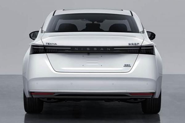 Nissan    Teana  - 2