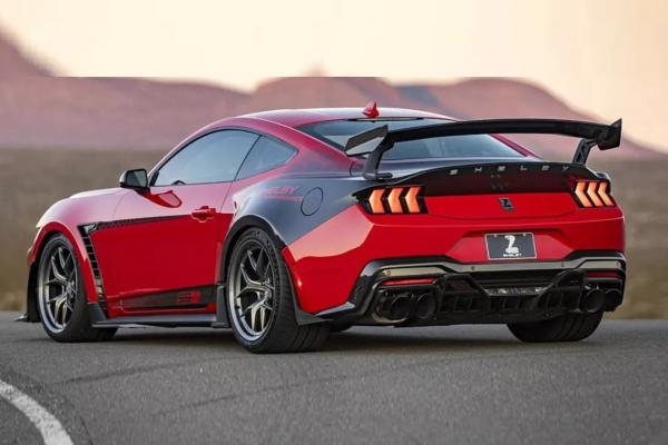 Ford Mustang     - 2