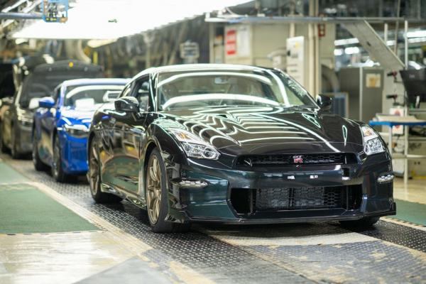 Nissan   GT-R - 2