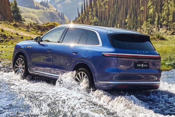  Seres Aito M7:   - 2